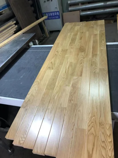 China Safety Economical Smooth Prefinished Basketball Hardwood Flooring Sport Wooden Flooring Mat Exported
