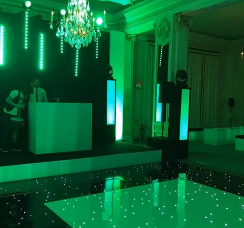 The Fashionable and Newest Wedding Decoration LED Dance Floor with White Starlit